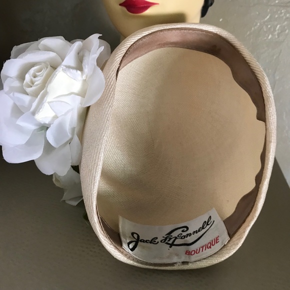 EXQUISITE FAMOUS DESIGNER 1960s' COUTURE CREAM STRAW HAT - FABRIC ROSES & LOOPS - Picture 13 of 14